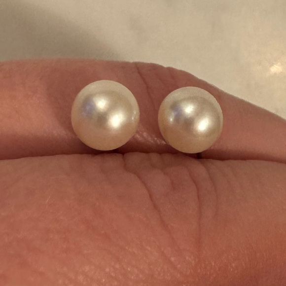Tiffany & Co. Pearl Earrings - Picture 4 of 13